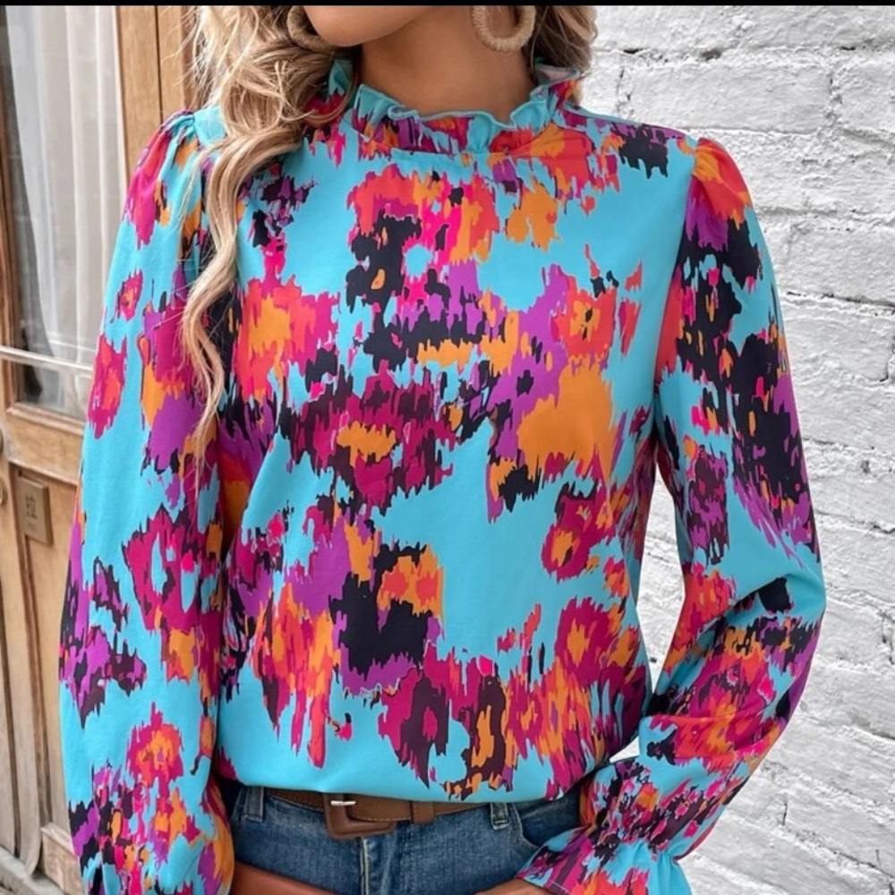 New ALLOVER print long sleeve top - Picture 4 of 7